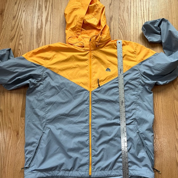 Nike ACG Windbreaker - Picture 6 of 10